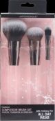BRUSH SET LUMINOUS COMPLEXION - 56a05551-9209-493c-89b4-bed509c488c6.c20c4b7ad25ee709e4e1cb0759d12751.jpg